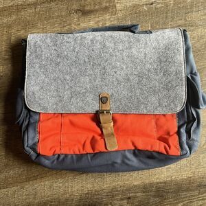 Warner Brothers Messenger Bag / Laptop Bag Carrying Case for 13" Laptop